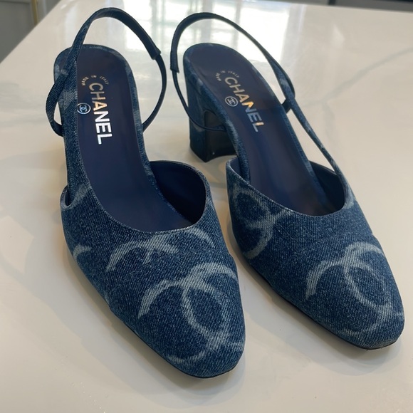 Chanel denim slingback heel - Picture 2 of 3